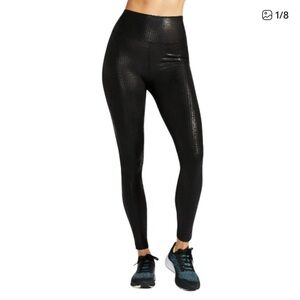 Peloton Black Digital Foil Leggings 🖤